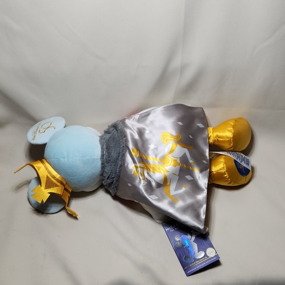 Mickey Mouse Main Atttraction NWT 7/12 - Picture 3 of 5